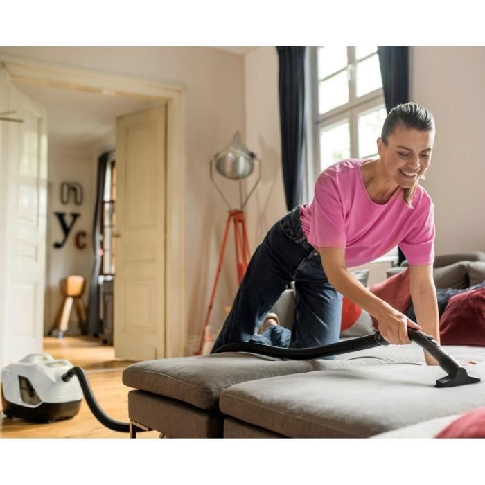 NEUER KARCHER DS 6 PLUS — Beutelloser Staubsauger mit Wasserfilter und Zubehör — Weist 99,95% der staubfreien Luft ab