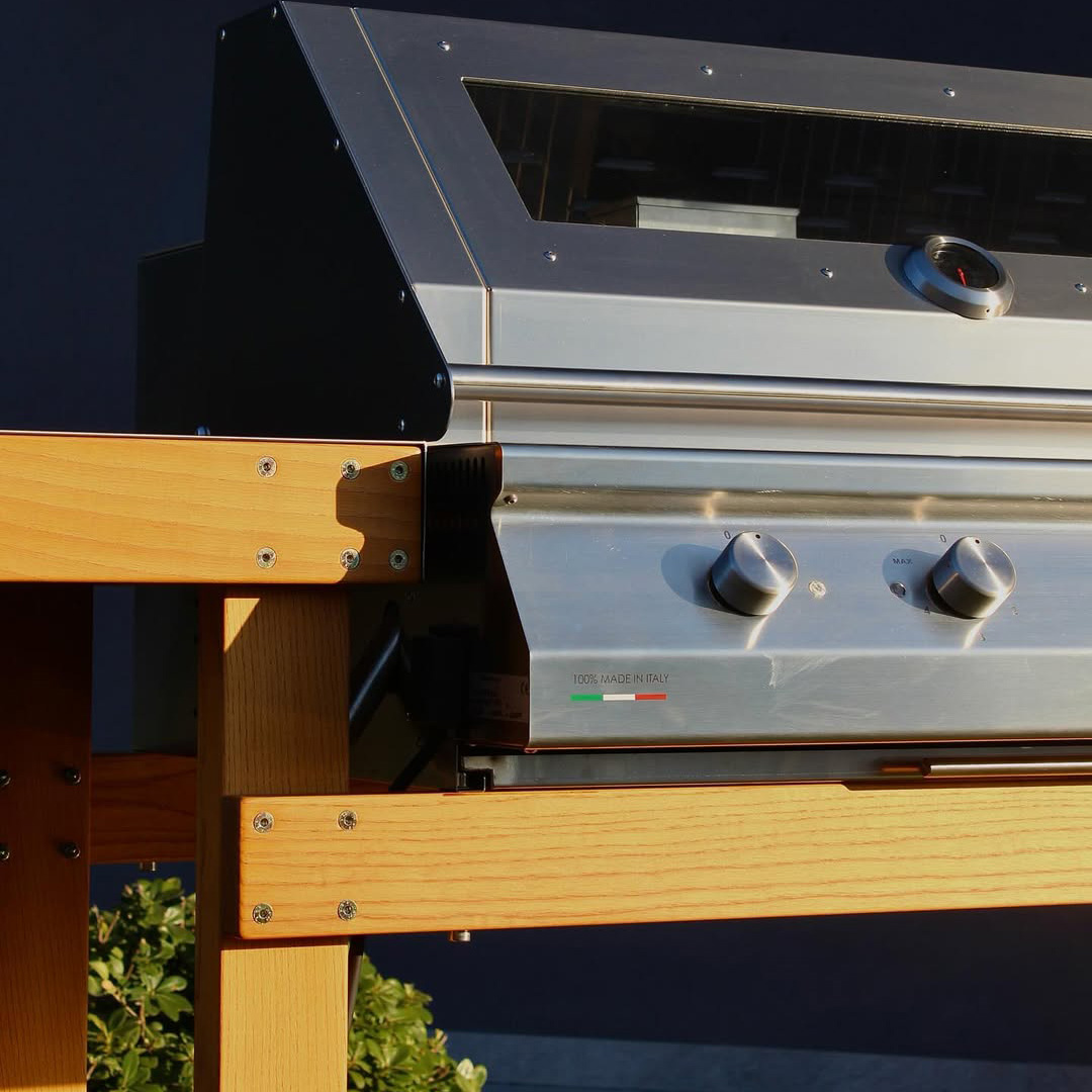 Fry Top 750 Basic Gasgrill mit 4 Brennern und V-Abflussgrill