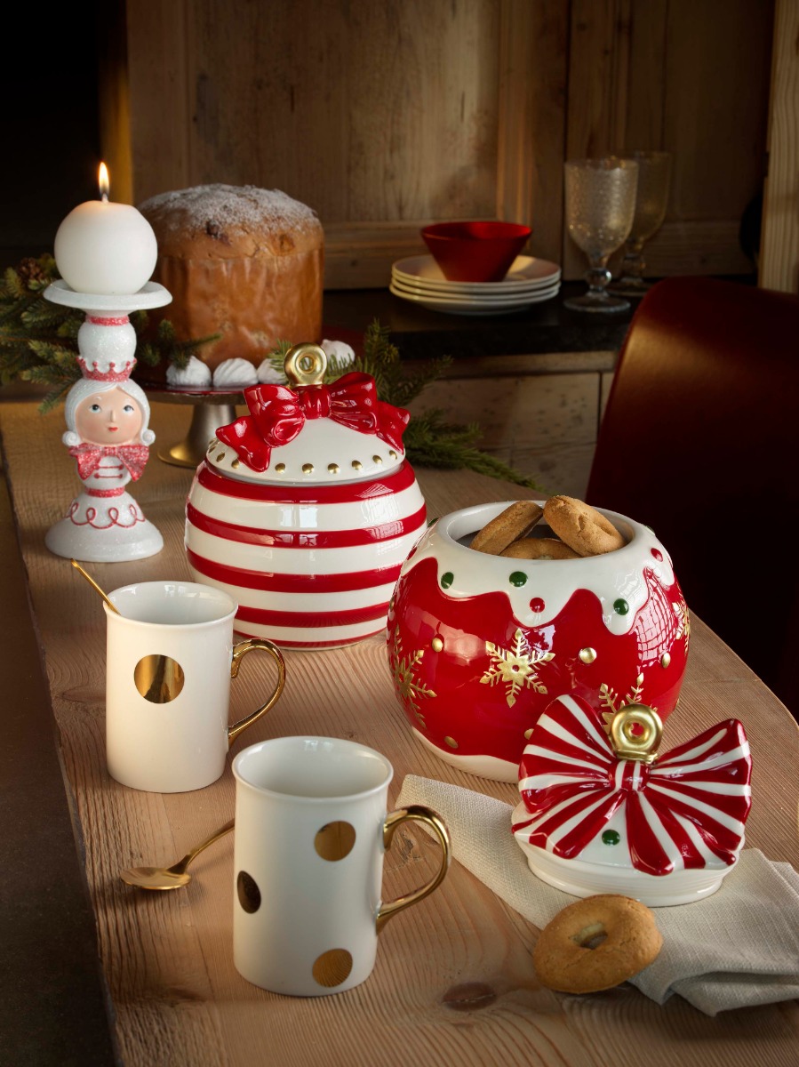 Set mit 2 Tassen aus neuem Porzellan, gepunktet mit goldenem Griff, 310 ml — Große Tupfen