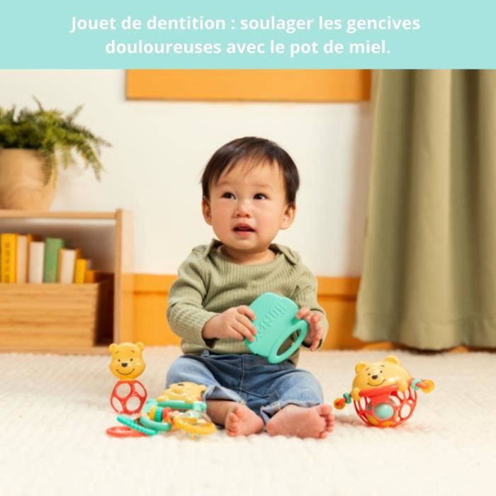 DISNEY BABY -WINNIE- Set de regalo de nacimiento para beb�, 5 juguetes que incluyen 1 mordedor de Winnie the Pooh y una pelota O, sonajero y clip para cochecito