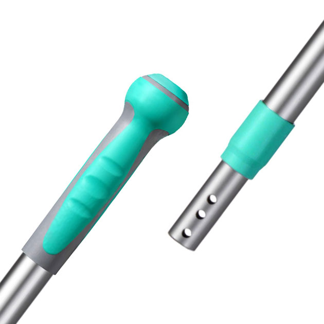 Box mit 3 Teleskopgriffen aus 184 cm Aluminium.