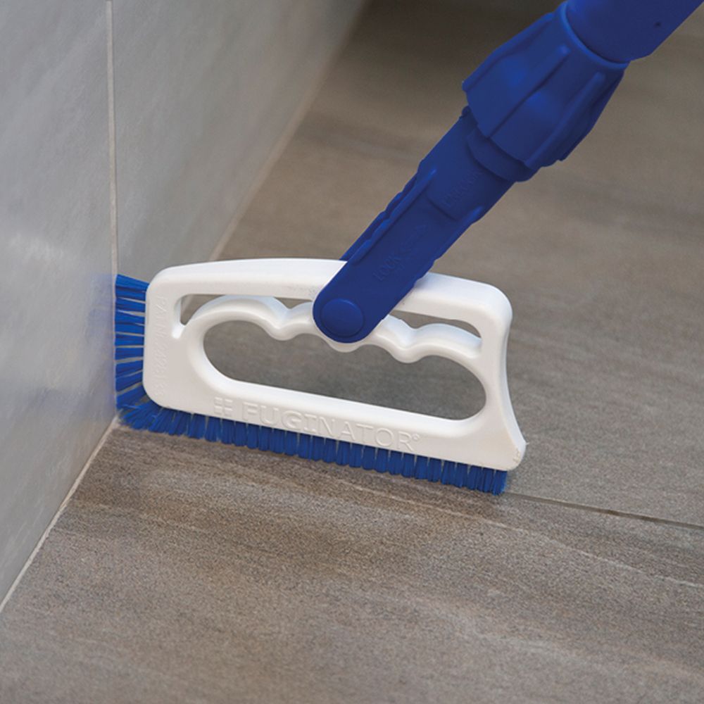 Fugen mit Düse und Ringmutter reinigen