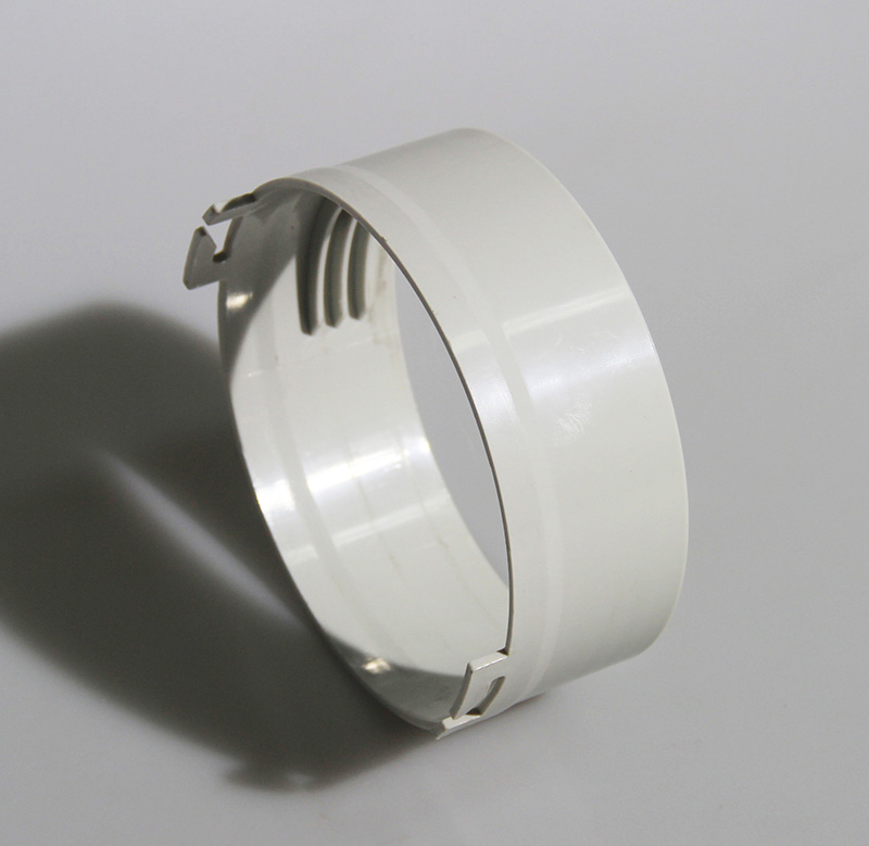 MASCHINENSEITIGER LUFTAUSLASSROHRANSCHLUSS