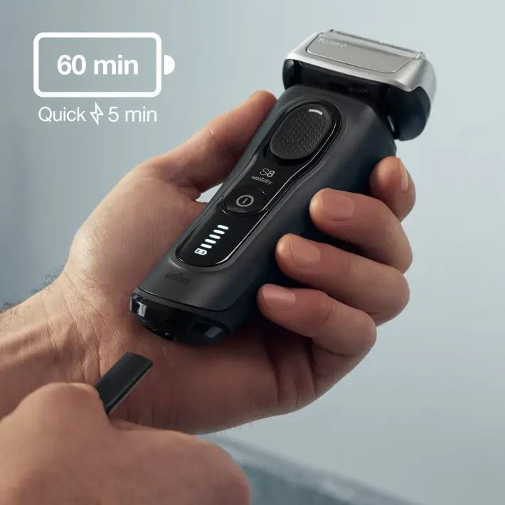 Braun Series 8 8413s Elektrorasierer für Nass- und Trockenanwendungen