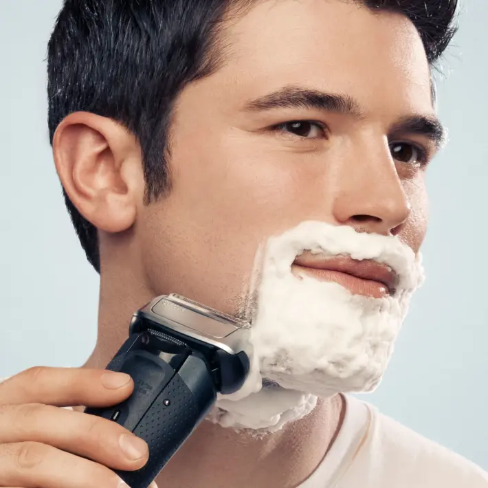 Braun Series 8 8413s Elektrorasierer für Nass- und Trockenanwendungen