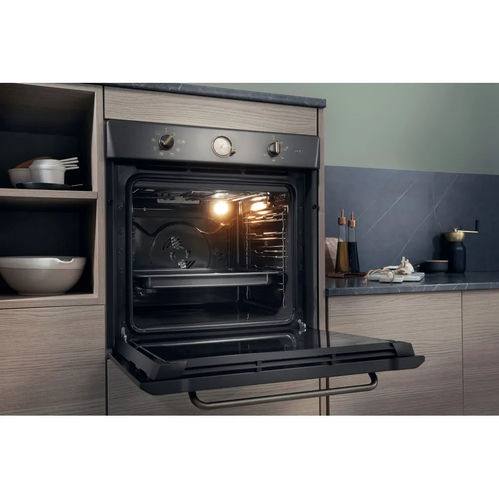 Hotpoint selbstreinigender Einbauofen FIT 804 H AN HA