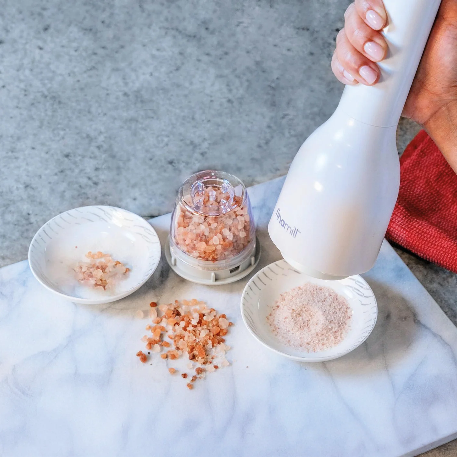 Finamill Soft Cream USB-wiederaufladbare elektrische Gewürzmühle mit 2 Behältern