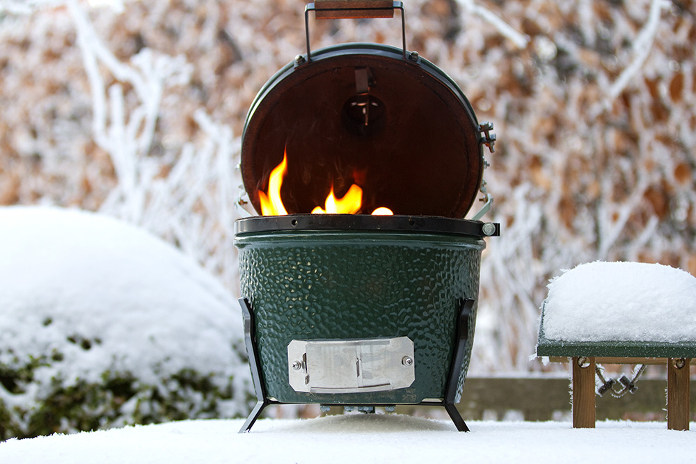 Tragbarer Mini-Holzkohlegrill Big Green Egg