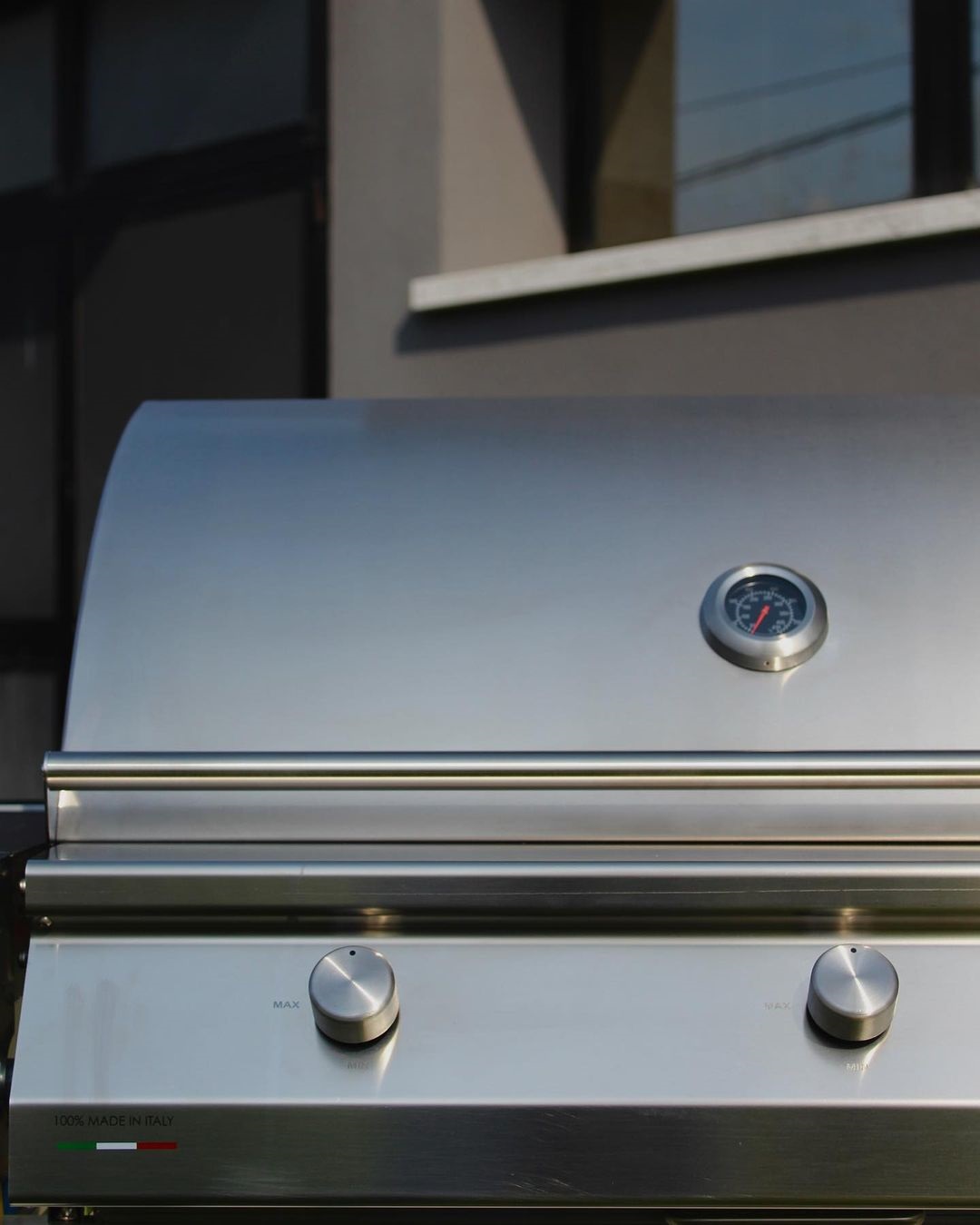 Fry Top 750 Basic Gasgrill mit 4 Brennern und V-Abflussgrill