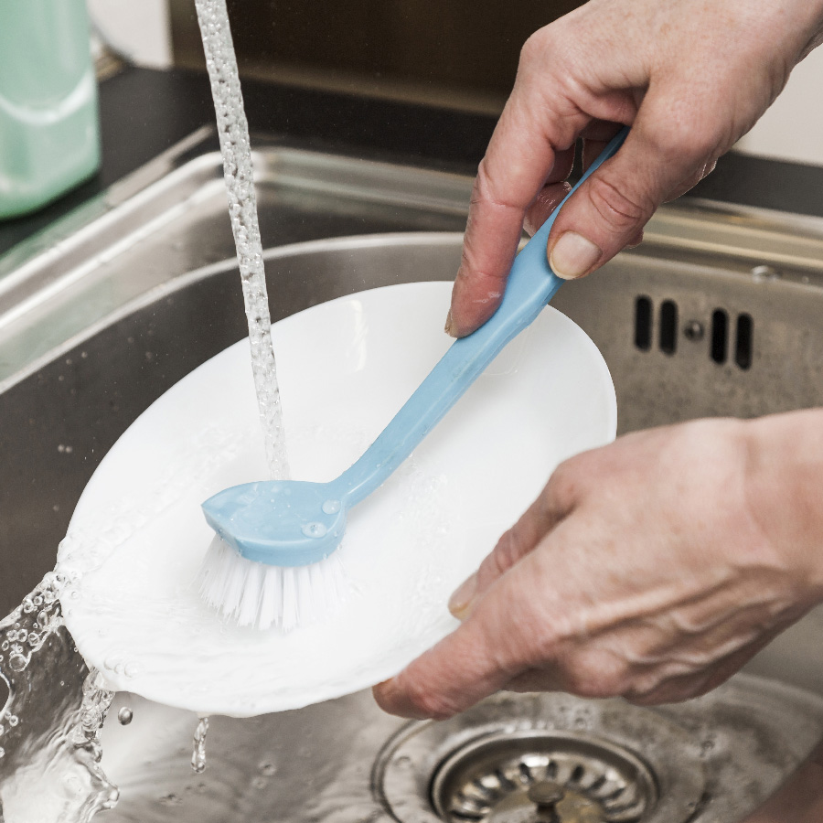 Schachtel mit 4 Dosen Spülmittel für Handgeschirr ProActive Dishes 5 Liter