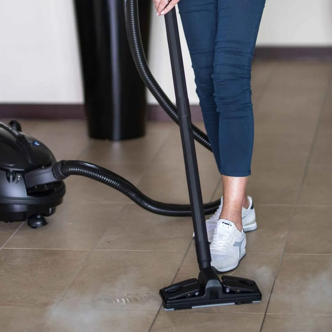 Pratika Bodenwäscher-Dampfreinigungsmaschine